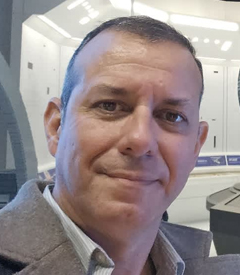 海外男士Raul交友信息